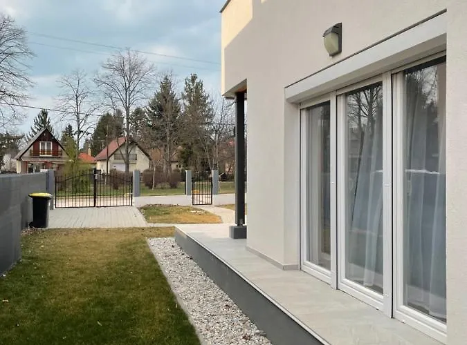 Villa Sorrento Deluxe - Jacuzzi Siófok