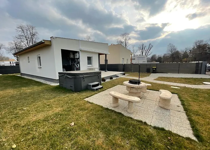 Sorrento Deluxe - Jacuzzi Villa Siofok